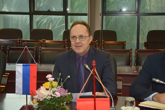 Hình ảnh: TS. Phan Chí Hiếu, Chủ tịch Viện Hàn lâm Khoa học xã hội Việt Nam tiếp Đại sứ Liên Bang Nga tại Việt Nam đến chào xã giao số 2