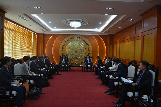 Hình ảnh: Phó Chủ tịch Viện Hàn lâm Khoa học xã hội Việt Nam tiếp Đoàn Chuyên gia Học viện Ngoại giao Quốc gia Hàn Quốc (KNDA) đến chào xã giao số 2