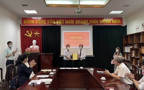 Hội nghị công bố và trao Quyết định bổ nhiệm Quyền Tổng biên tập Tạp chí Khoa học xã hội Việt Nam