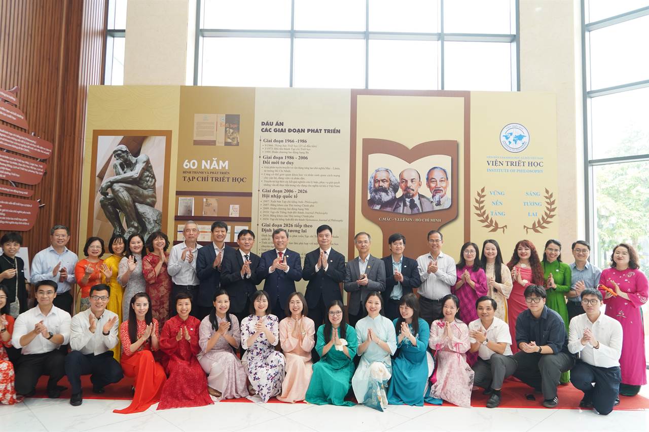 Khai mạc trưng bày với chủ đề: “Vững nền tảng- Sáng tương lai” tại Viện Hàn lâm Khoa học xã hội Việt Nam