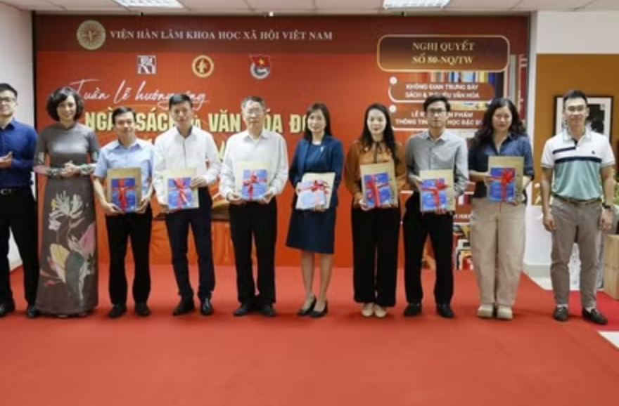 Chương trình trao tặng sách: Lan tỏa tri thức, kiến tạo tương lai