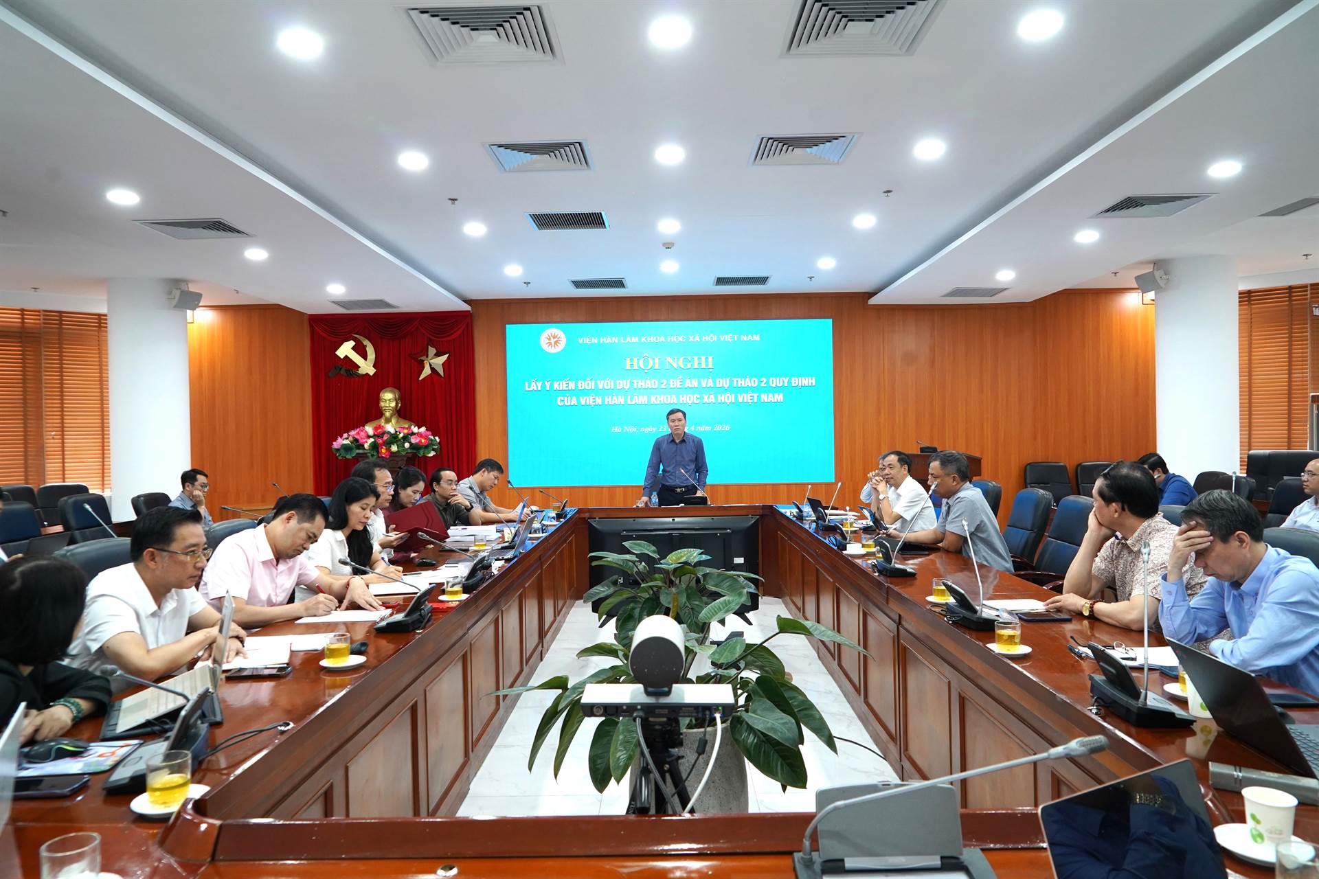 Hội nghị lấy ý kiến đối với hai dự thảo Đề án và Quy định về công tác cán bộ của Viện Hàn lâm Khoa học xã hội Việt Nam